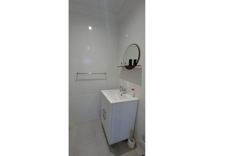 To Let 4 Bedroom Property for Rent in Westhill Western Cape